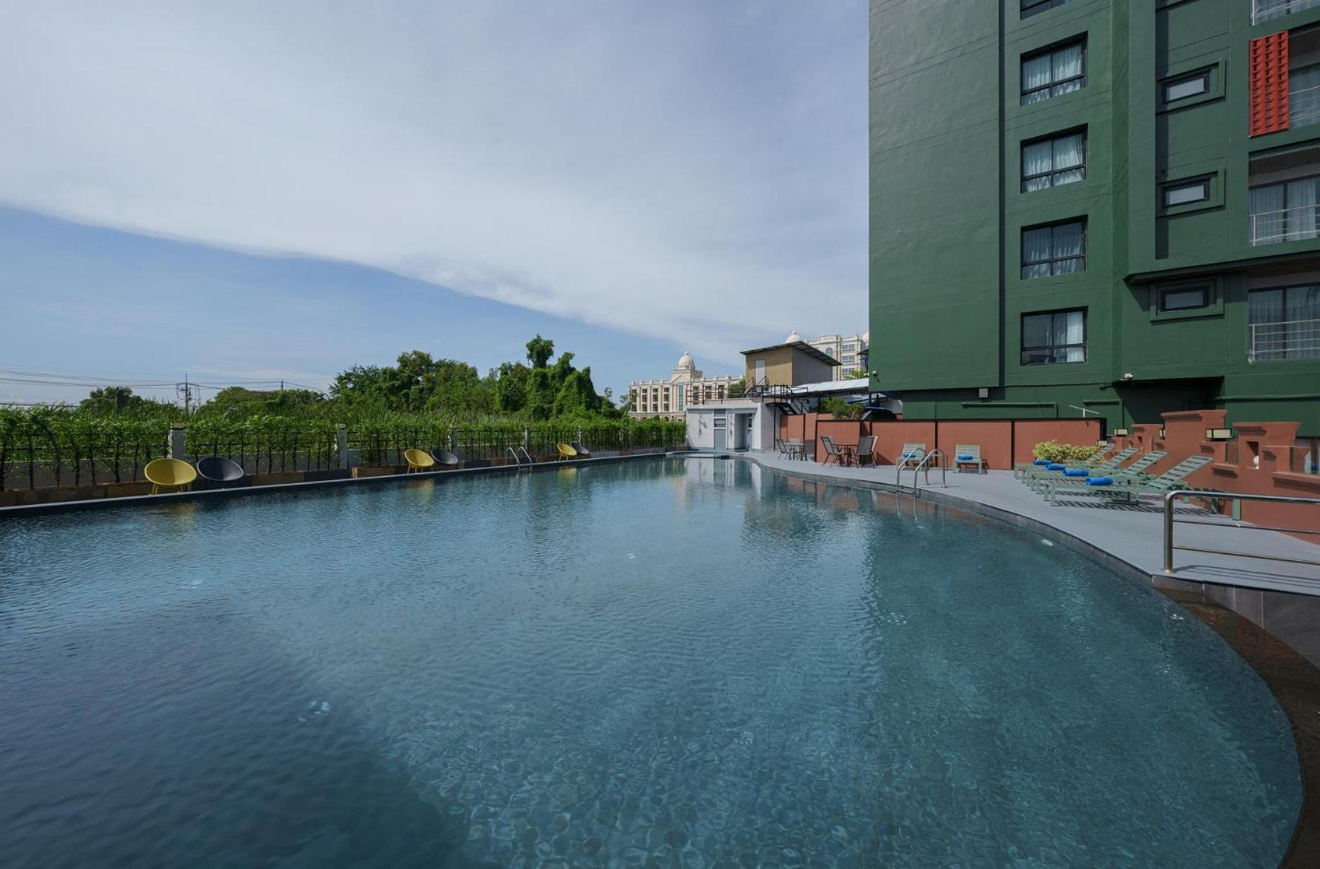 ดิ ไอคอนิก โฮเทล สุวรรณภูมิ แอร์พอร์ต Hotel บ้านบางบ่อ ภายนอก รูปภาพ