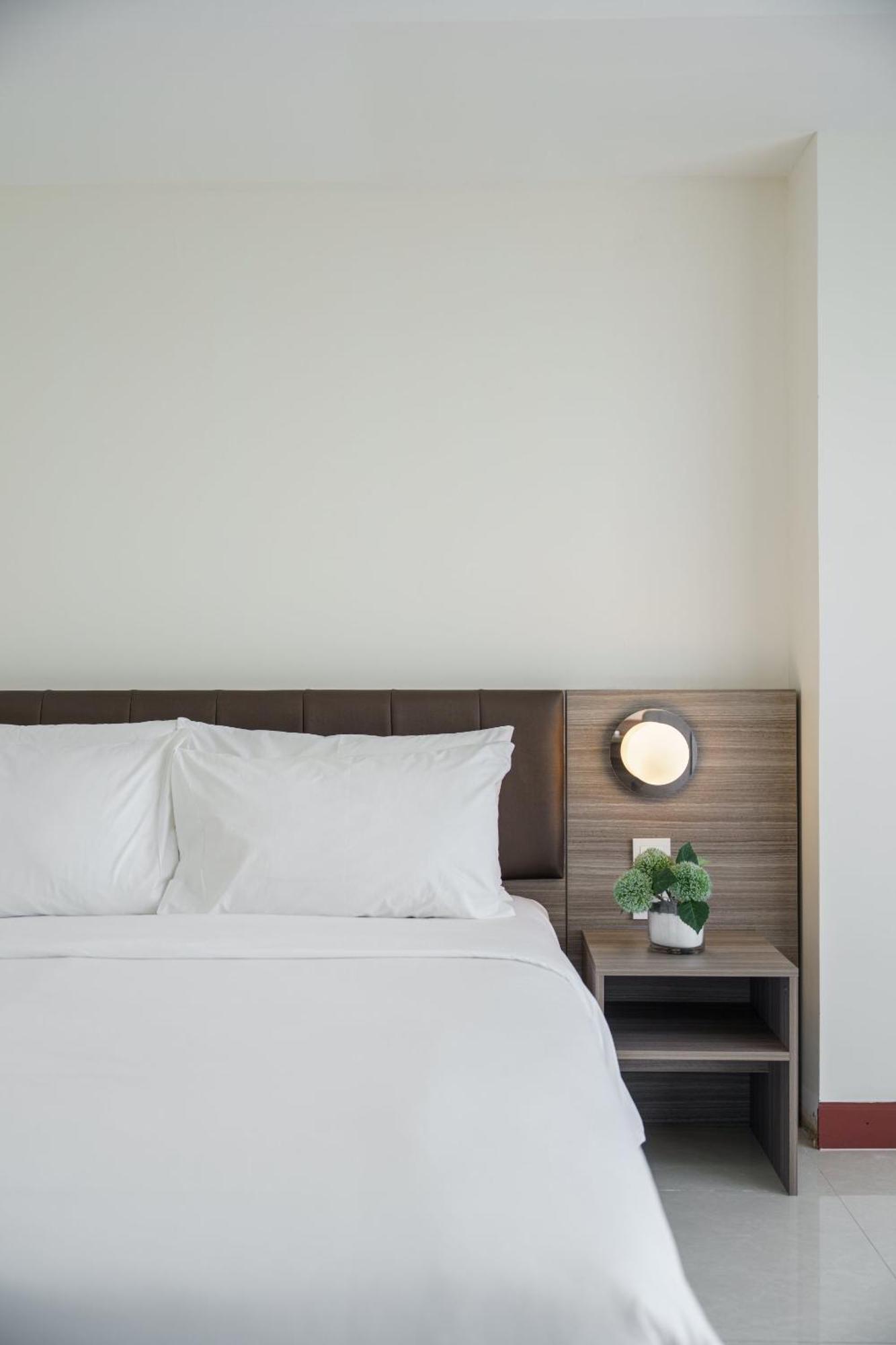 ดิ ไอคอนิก โฮเทล สุวรรณภูมิ แอร์พอร์ต Hotel บ้านบางบ่อ ภายนอก รูปภาพ
